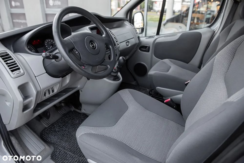 Opel Vivaro - 11