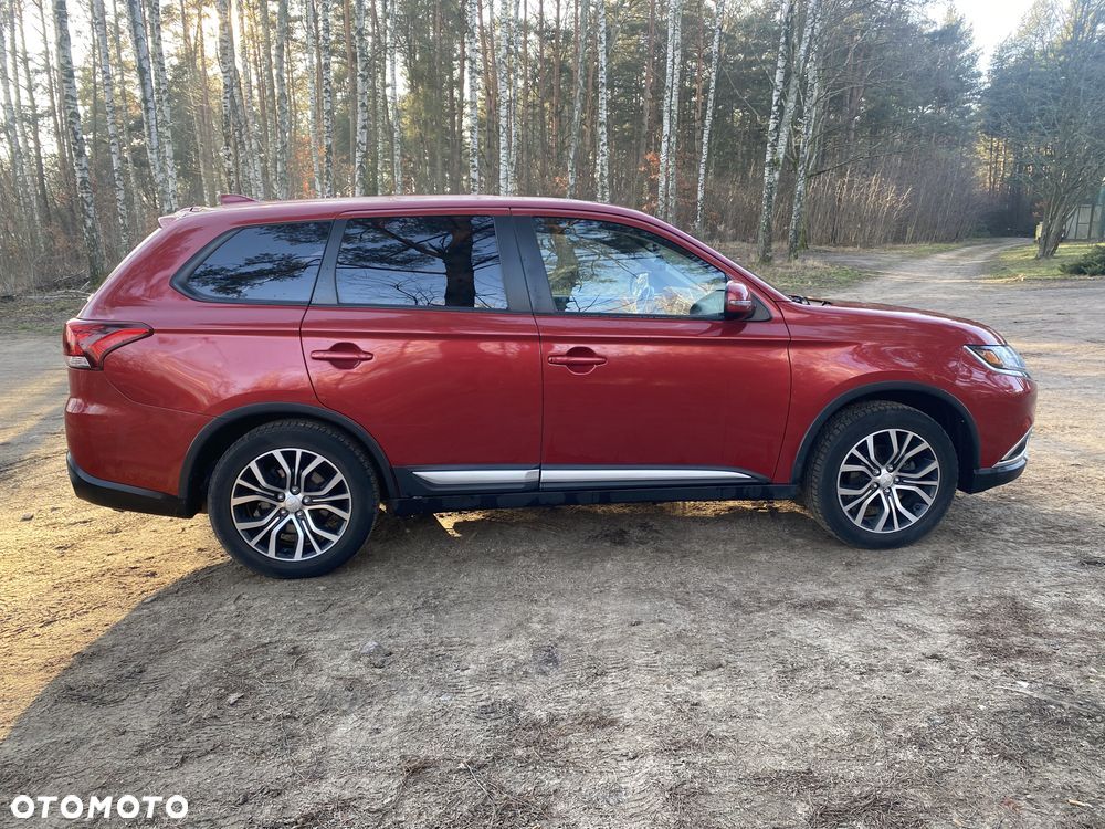 Mitsubishi Outlander - 2