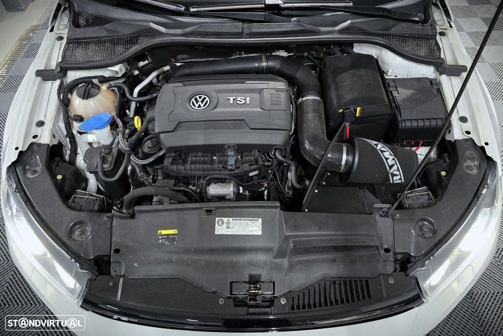 VW Scirocco 2.0 TSI BlueMotion DSG - 30