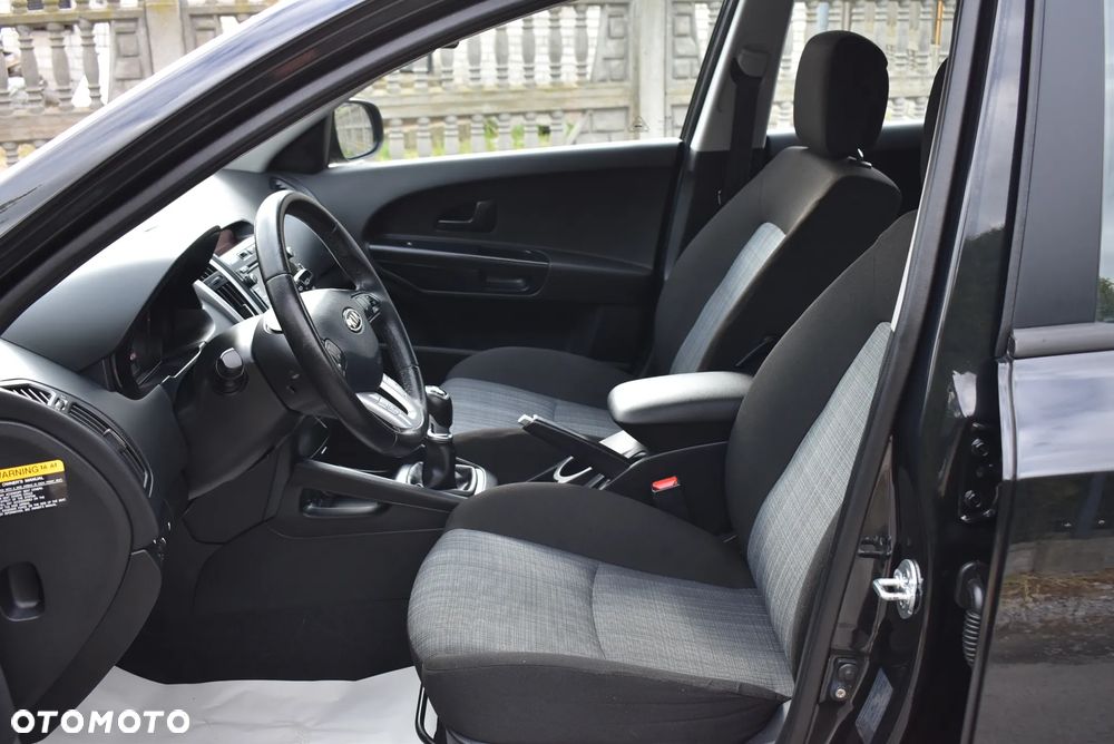 Kia Ceed - 15