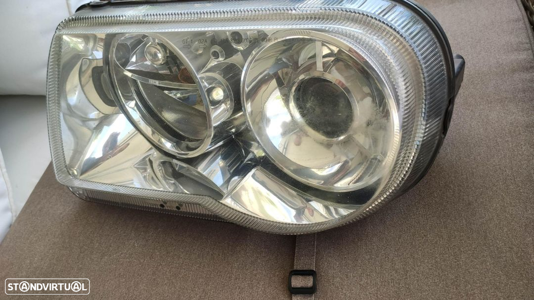 farol esquerdo bi-xenon Chrysler 300c completo - 3