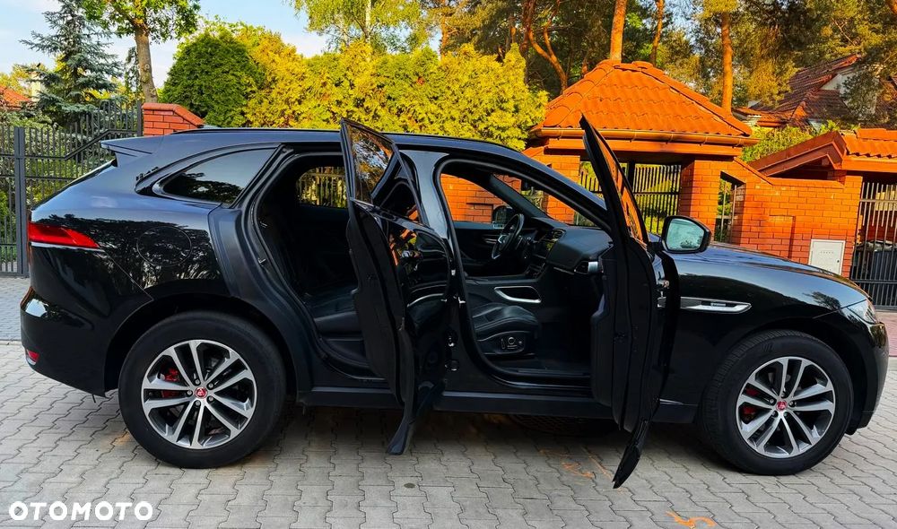 Jaguar F-Pace 2.0 i4P AWD R-Sport - 26
