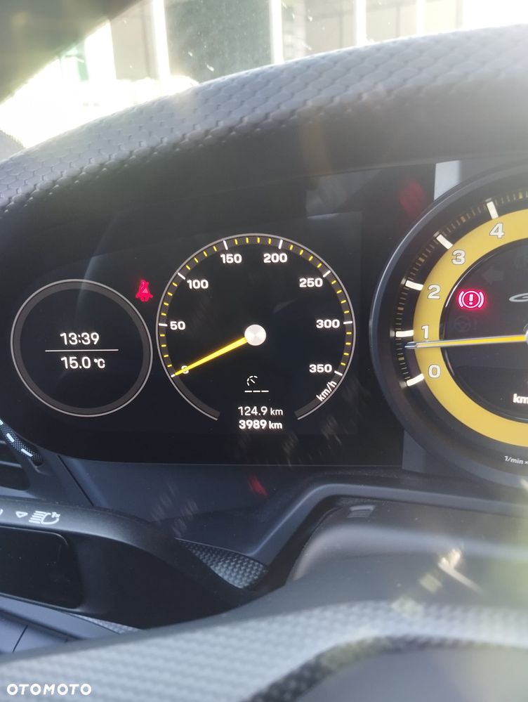 Porsche 911 GT3 Touring - 7