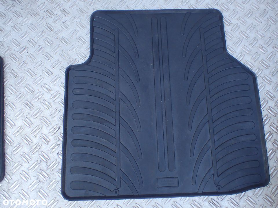 KOMPLET DYWANIKÓW VW TOURAN 5TA RADOM - 5