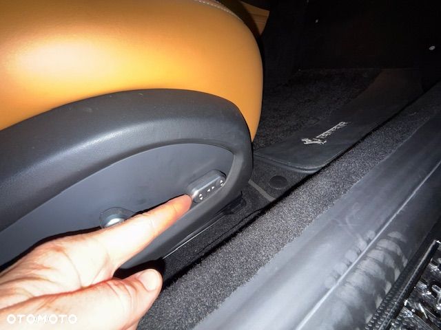 Ferrari California T - 22