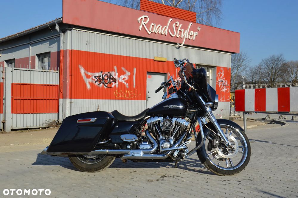 Harley-Davidson Touring Street Glide - 10