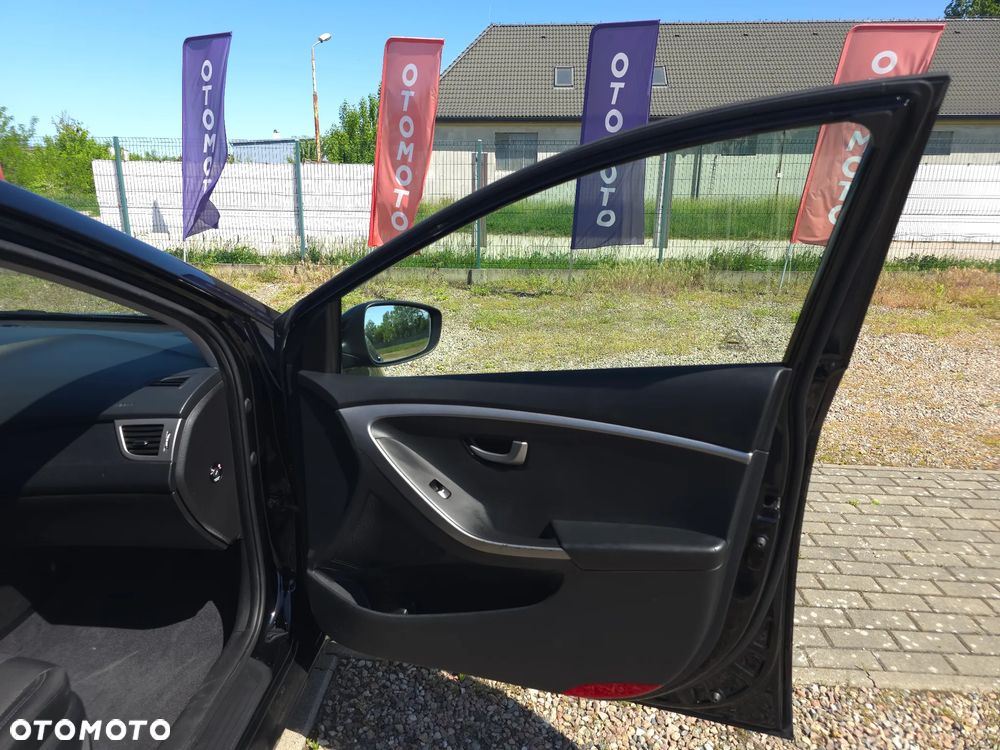 Hyundai i30 blue 1.4 Classic - 13