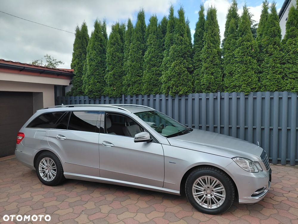 Mercedes-Benz Klasa E 300 CDI DPF BlueEFFICIENCY 7G-TRONIC Elegance - 6