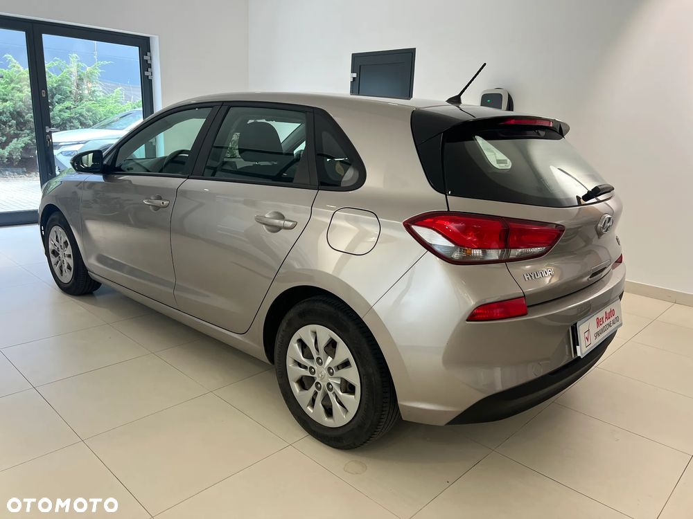 Hyundai i30 1.4 Classic + - 6