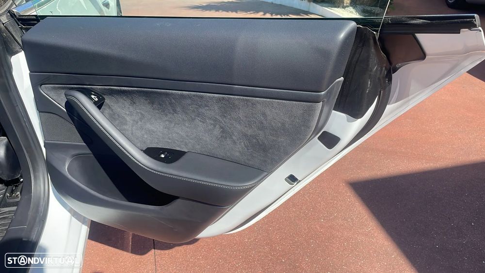 Tesla Model 3 Standard RWD Plus - 20