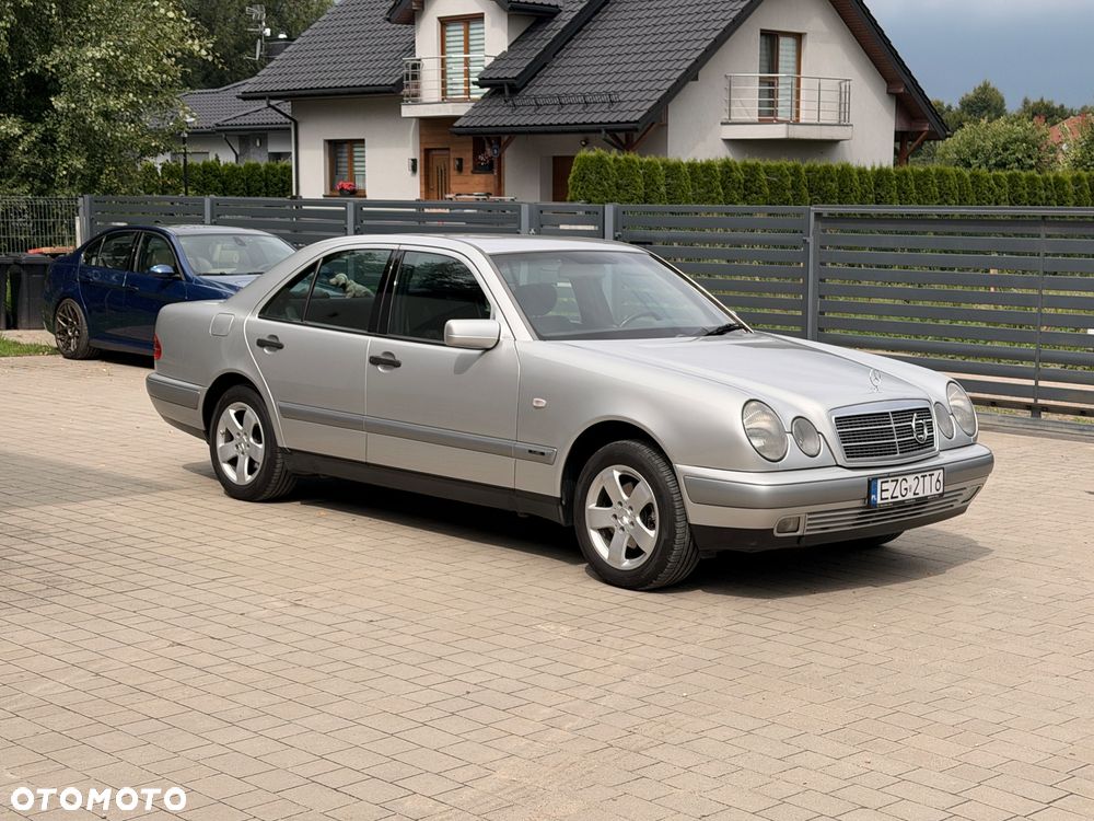 Mercedes-Benz Klasa E - 2
