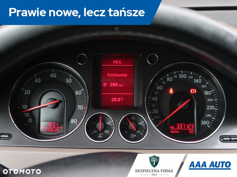 Volkswagen Passat - 12