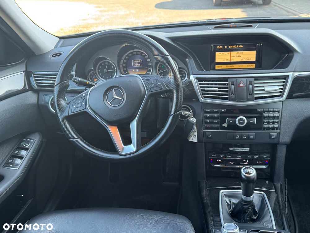 Mercedes-Benz Klasa E 200 CGI BlueEffICIENCY Avantgarde - 23