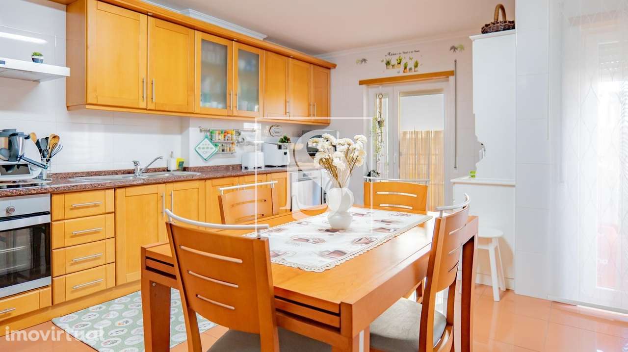 Apartamento T4  Condomínio Privado - Entroncamento - Grande imagem: 3/52