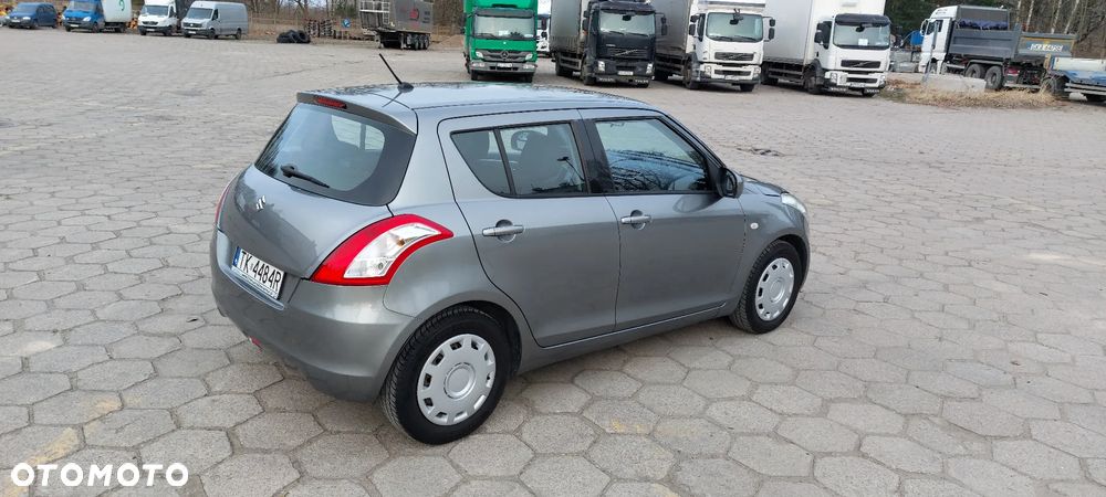 Suzuki Swift - 4