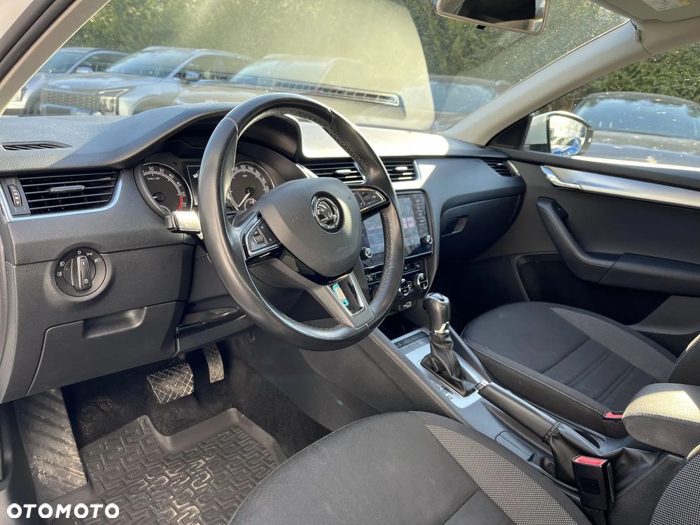 Skoda Octavia 2.0 TDI SCR Ambition DSG - 9