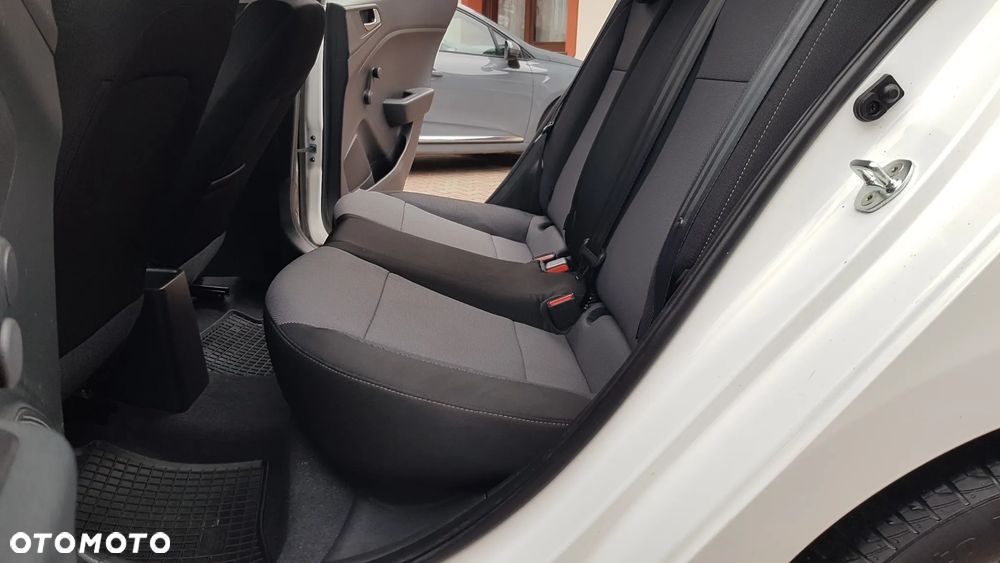 Hyundai i20 1.2 Comfort - 13