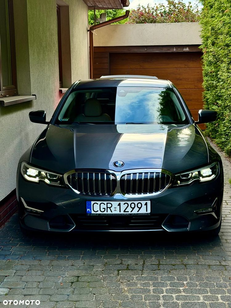 BMW Seria 3 330e Luxury Line sport - 28