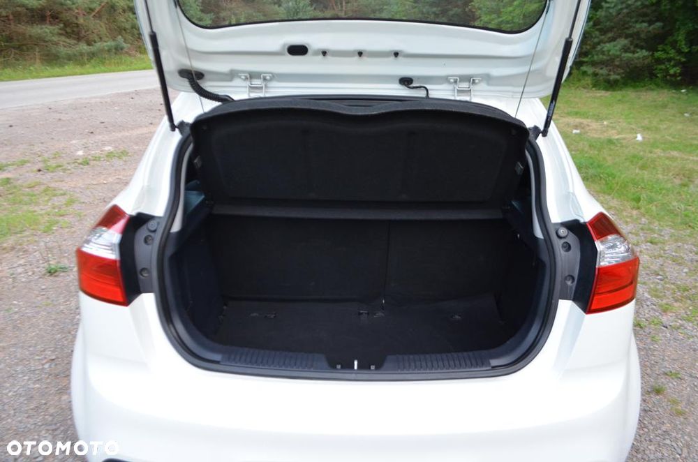 Kia Rio 1.2 L - 38