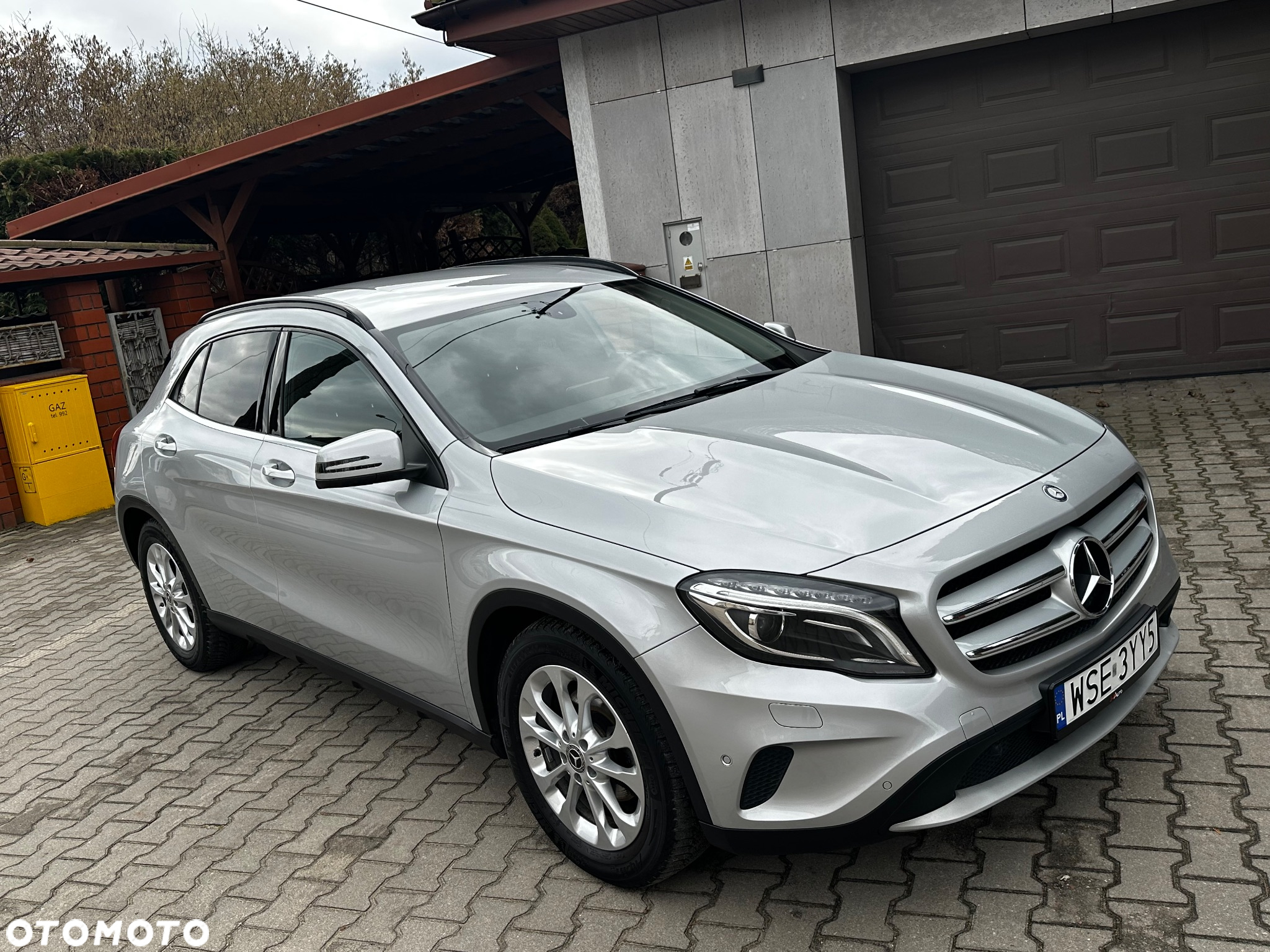 Mercedes-Benz GLA 180 7G-DCT - 2