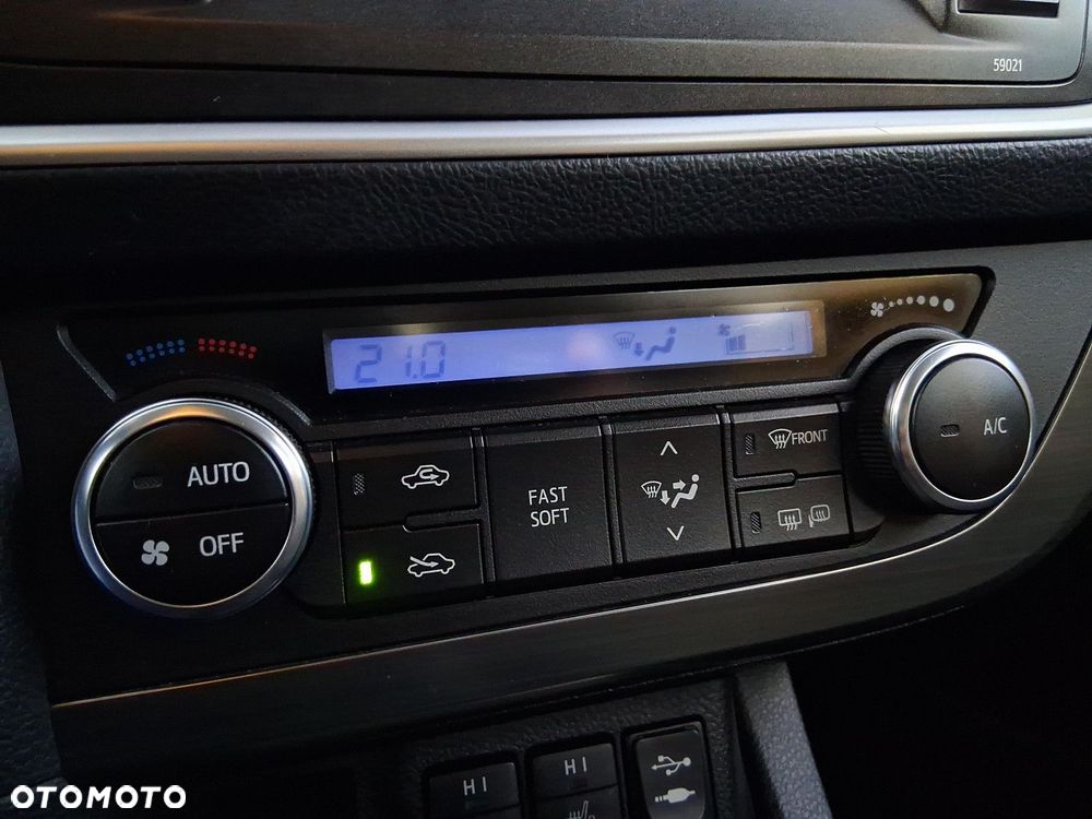 Toyota Auris - 22