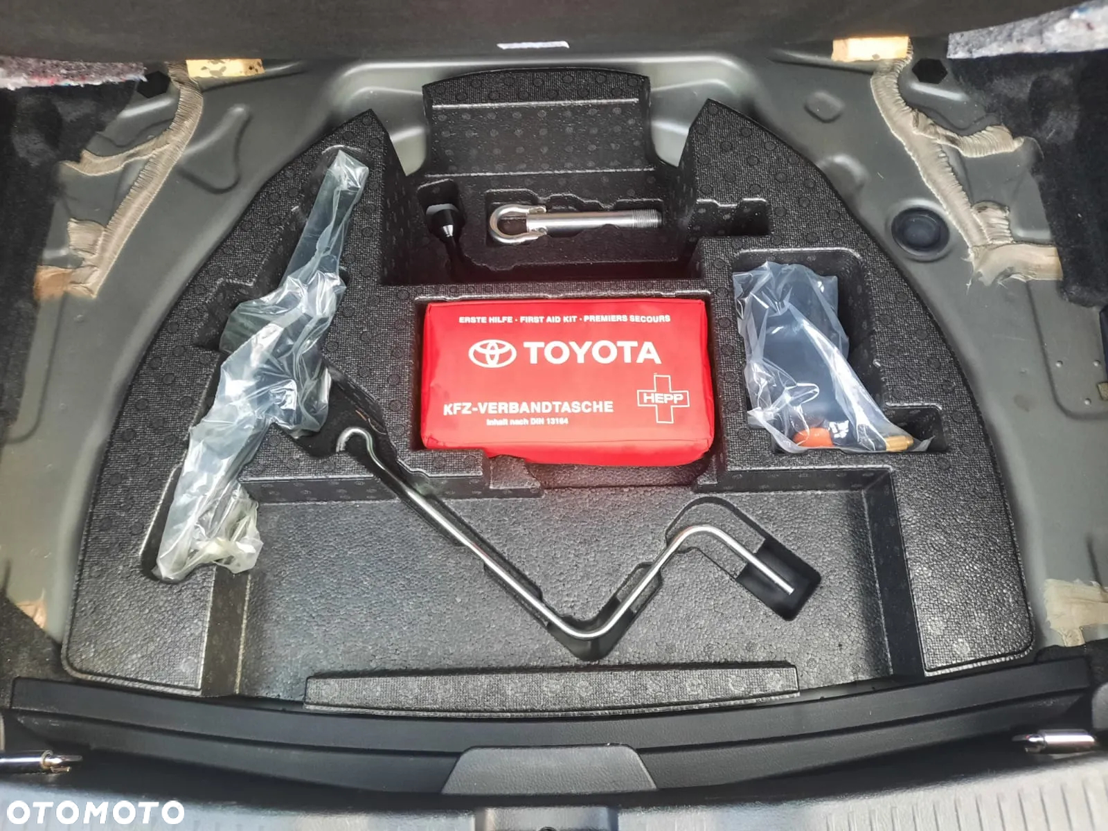 Toyota Auris 1.8 VVT-i Hybrid Automatik Edition - 30