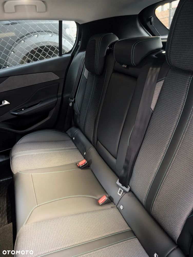 Peugeot 308 1.2 PureTech Allure Pack S&S EAT8 - 28
