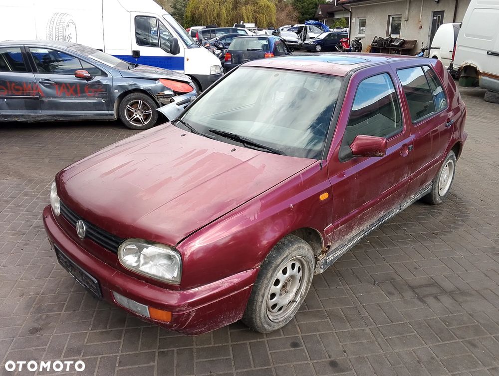 Volkswagen Golf III (95-03r.) 1.6B 74KM. Silnik AEE,  ABU,  AEA,  Skrzynia DGL,  CYZ,  CHV,  DGG,  CJF,  DGH,  CZA   lakier LC3L,  9885.Cały na części. GWARANCJA !!! Przód Tył Zestaw Komplet Drzwi Klapa Zderzak Błotnik Maska Grill Atrapa Szyba Pas Lampa Lusterko Boczki Fotel Kanapa Kokpit Deska Rozdzielcza Przełącznik Włącznik Sterownik Przewody Wiązka Instalacja Moduł Komputer Czujnik Listwa Pompa Alternator Wtryski Głowica Rozrusznik Kompresor Sprzęgło Dwumas Silnik Skrzynia ABS Klimatyzacji Paliwa Wspomagania Kolektor Turbina Przepustnica Zawór Chłodnica Koło Hak Belka Sanki Zawieszenie Mcpherson Półoś Amortyzator Wydech Tłumik Zacisk Most - 1