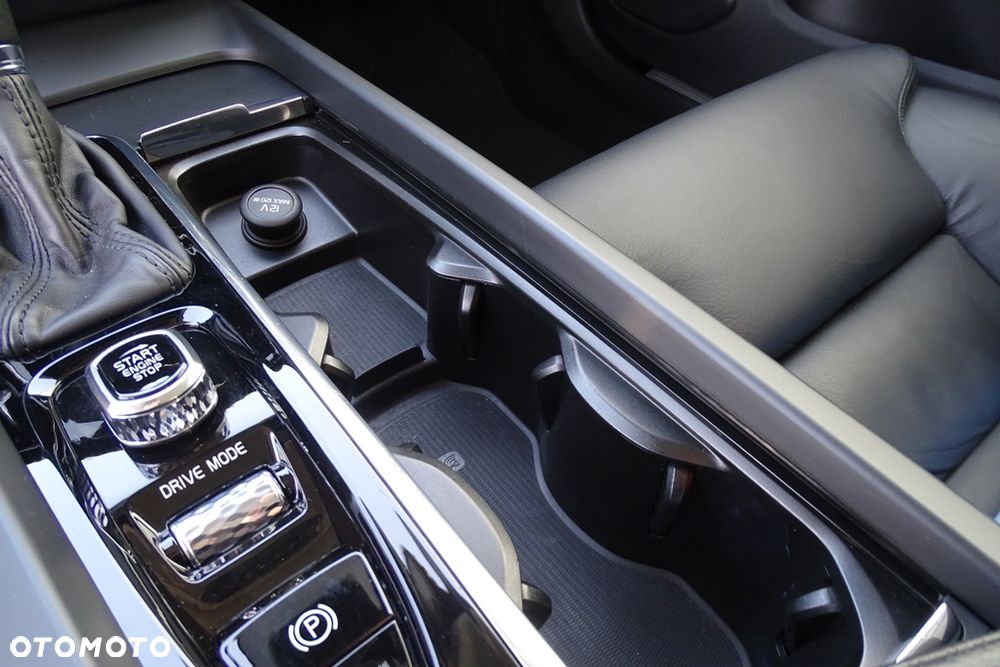 Volvo V60 T4 Geartronic Momentum - 33