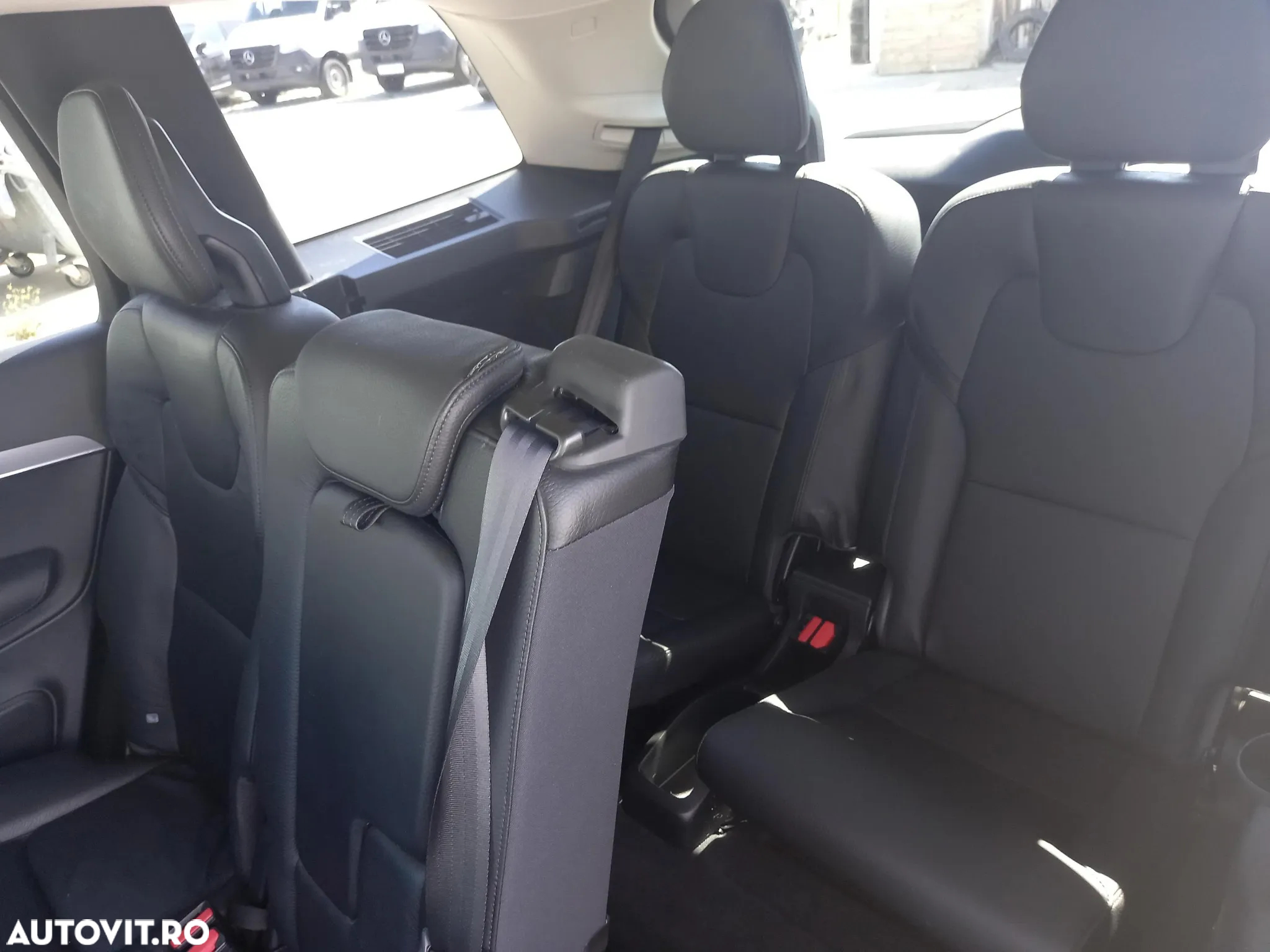 Volvo XC 90 B5 D AWD Geartronic Momentum Pro - 17