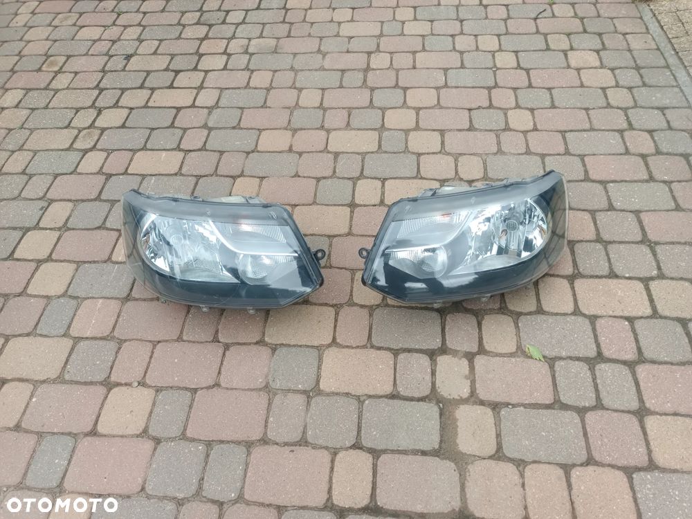 Lampa prawa lewa przód przednia Volkswagen T5 lift