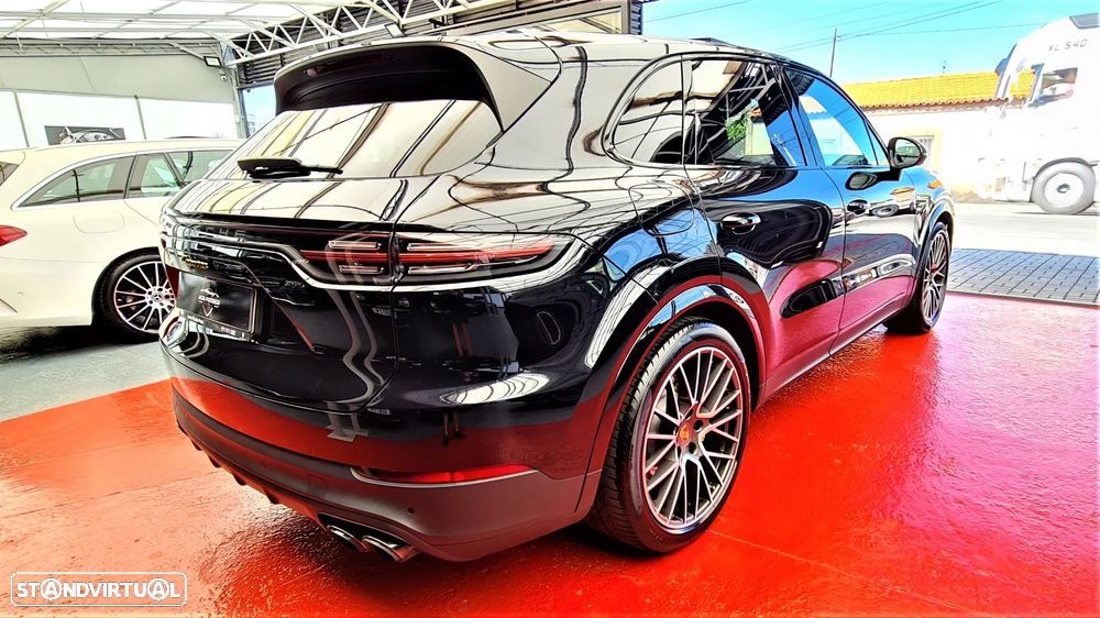 Porsche Cayenne Coupé E-Hybrid - 5