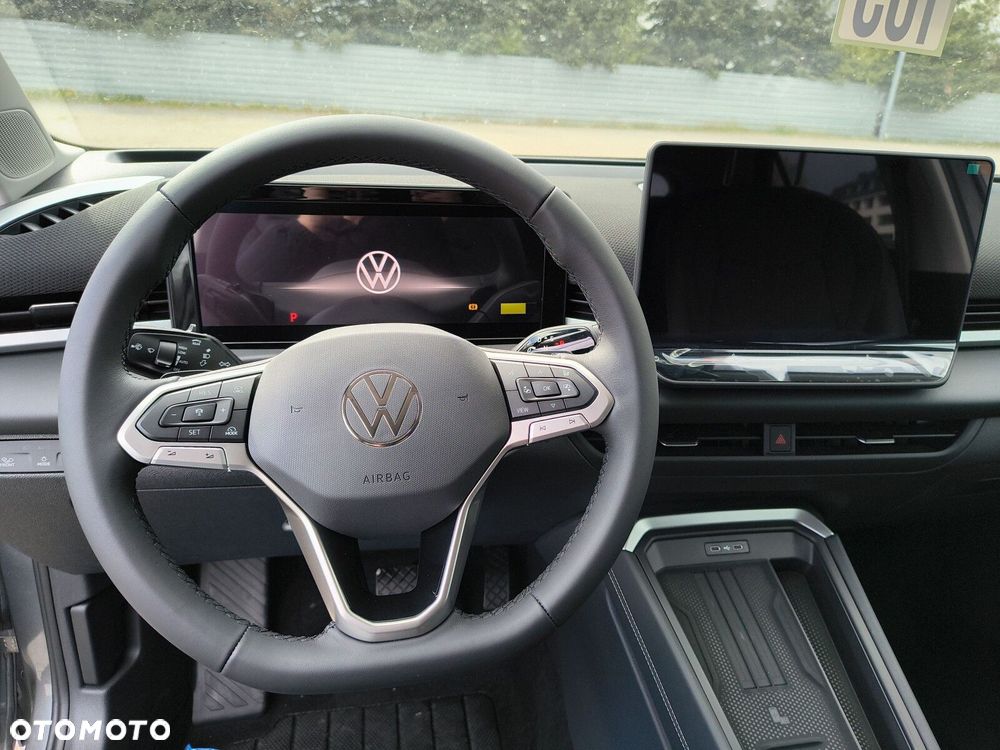 Volkswagen T-Roc - 13
