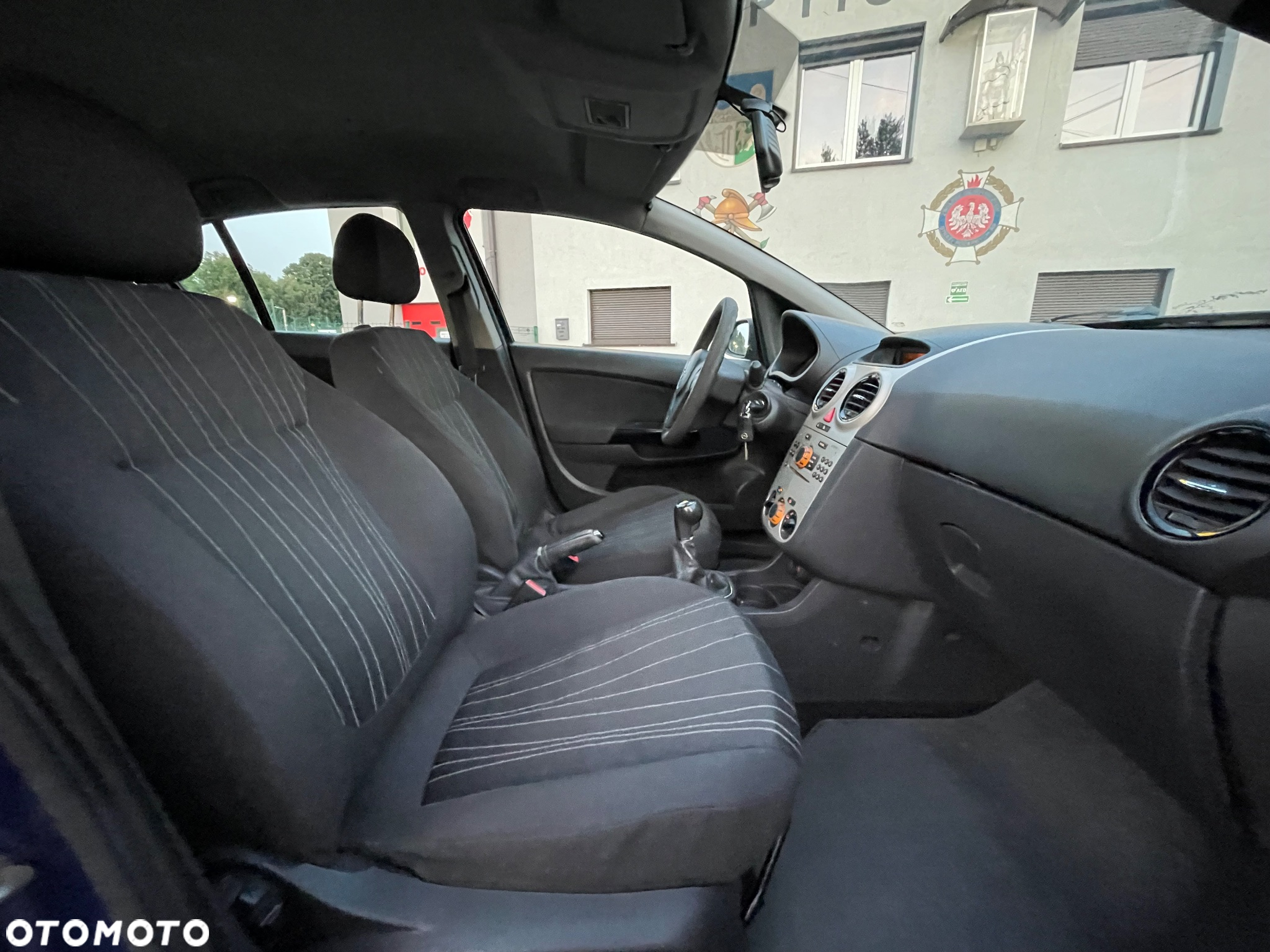 Opel Corsa 1.2 16V Cosmo - 9