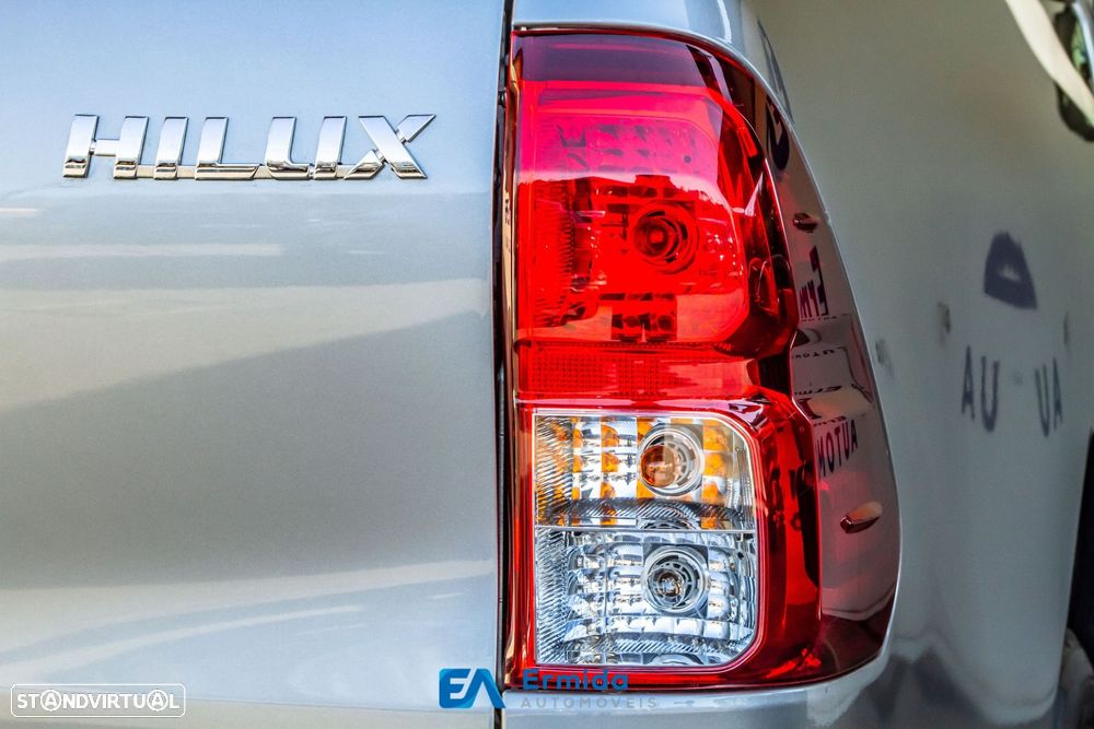 Toyota Hilux 2.4 D-4D 4WD Tracker - 12