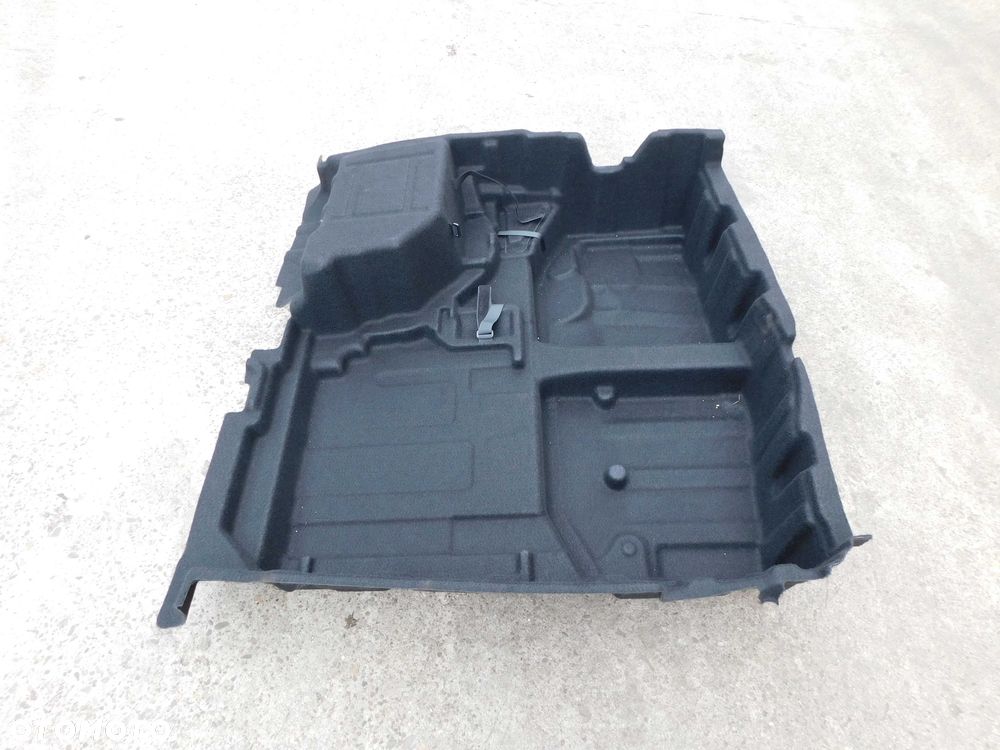 Mercedes Benz GLC254 x253 oc253 wykładzina bagażnika ładna OEM