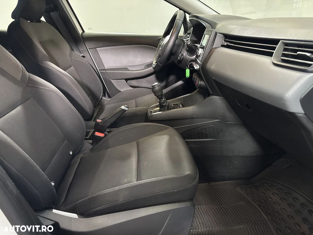 Renault Clio - 11