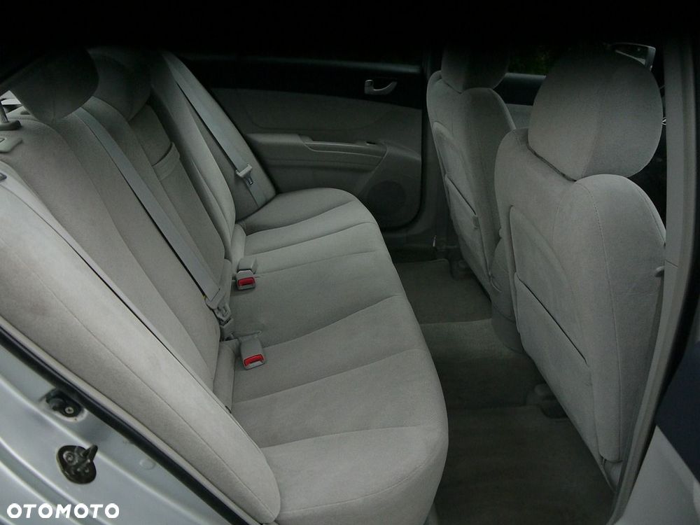 Hyundai Sonata 2.4 GLS - 29