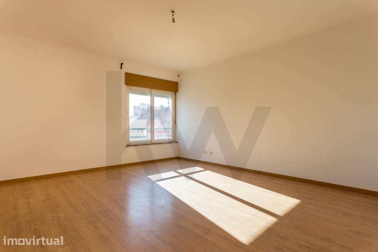 Apartamento T2 para Venda na Quinta dos Barros, Alvalade, com Garagem - Grande imagem: 5/19