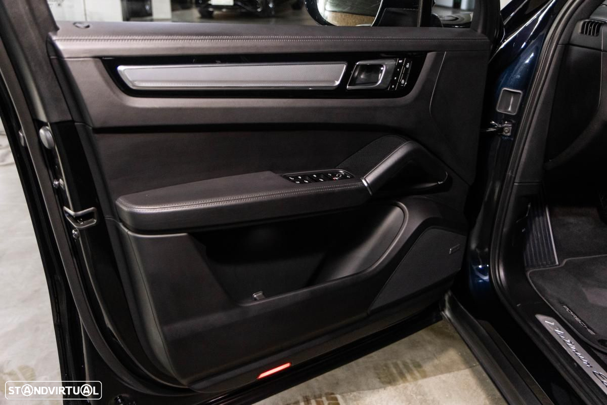 Porsche Cayenne E-Hybrid Tiptronic S Platinum Edition - 45
