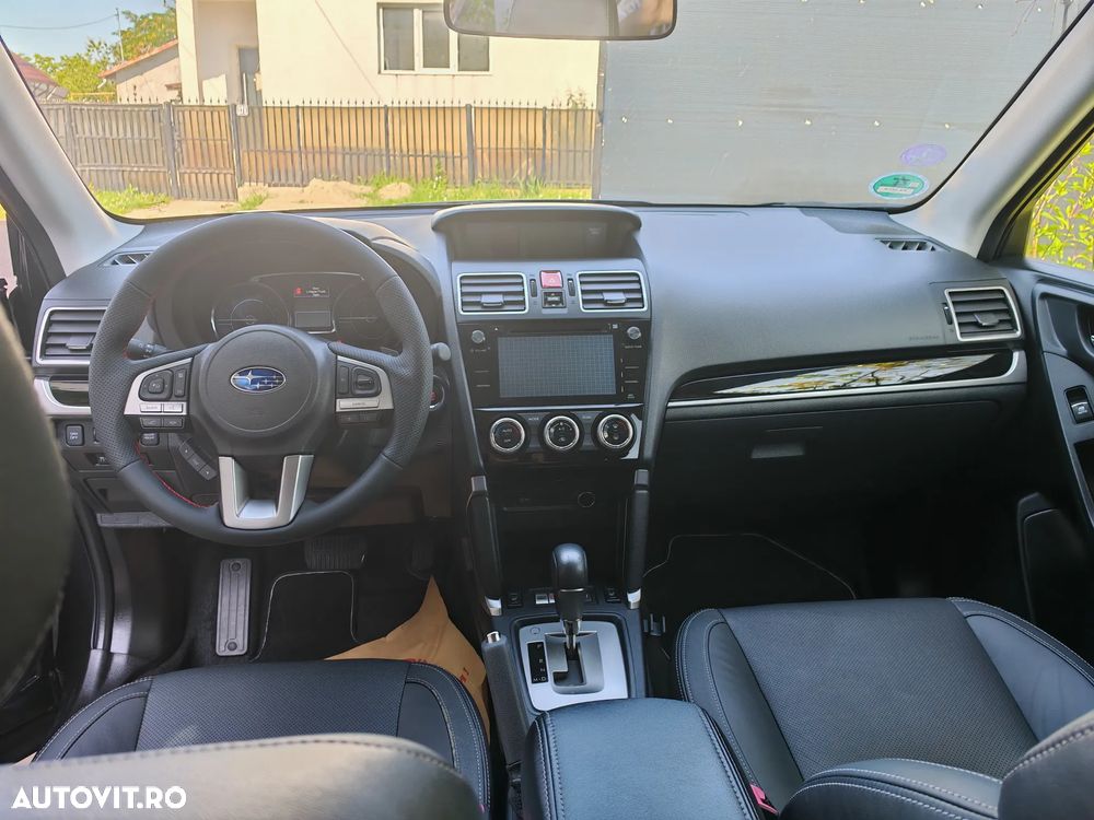Subaru Forester 2.0i CVT Exclusive ES - 6