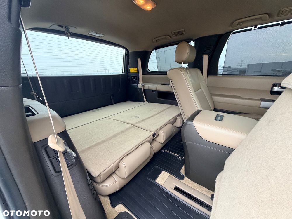 Toyota Sequoia - 27