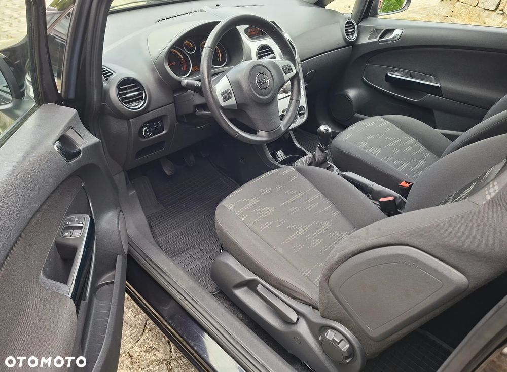 Opel Corsa 1.4 16V Satellite - 5