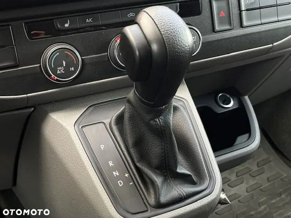 Volkswagen Transporter - 28