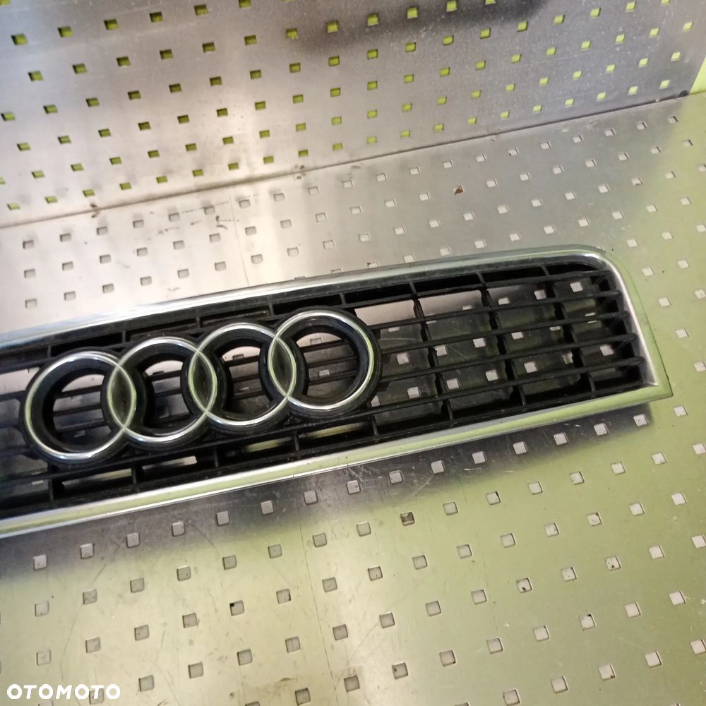 Atrapa Audi A4 B6 8E0853651F - 2