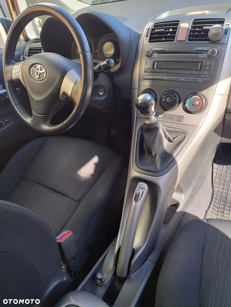Toyota Auris 2.0 D-4D Luna - 16