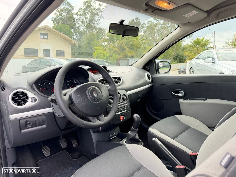 Renault Clio - 10
