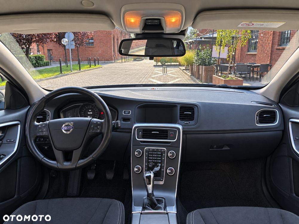 Volvo V60 2015 photo 4