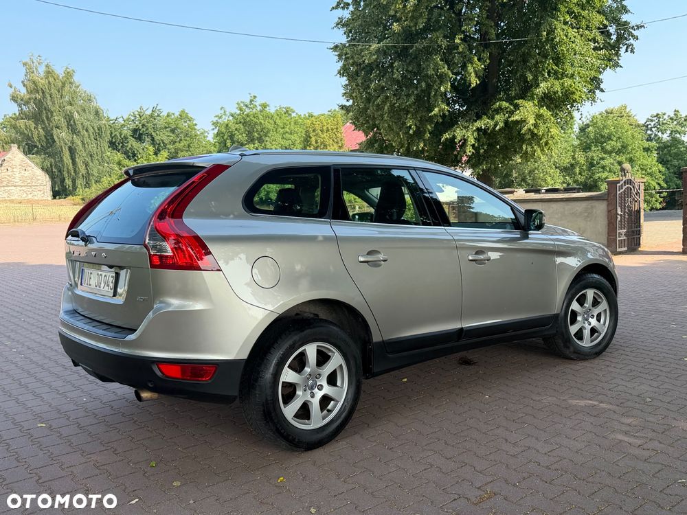 Volvo XC 60 2.0T Powershift Momentum - 15