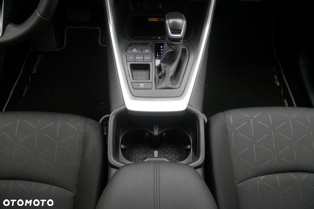 Toyota RAV4 - 11